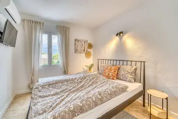 Schlafzimmer 2