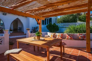 Pergola und Garten